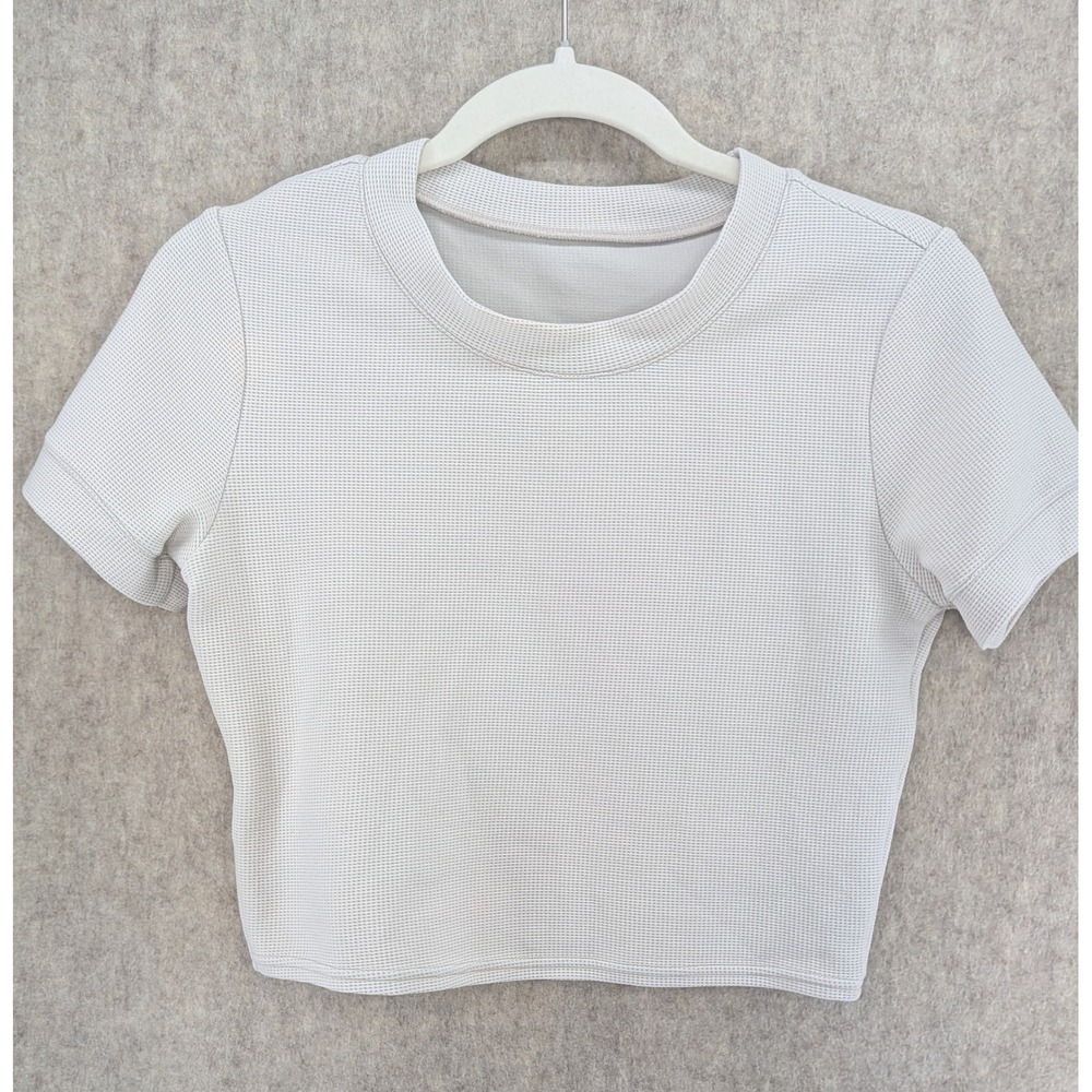 Alo Yoga Muse Short Sleeve Crop Top Light Grey Waffle Knit Crew Neck Tee Medium